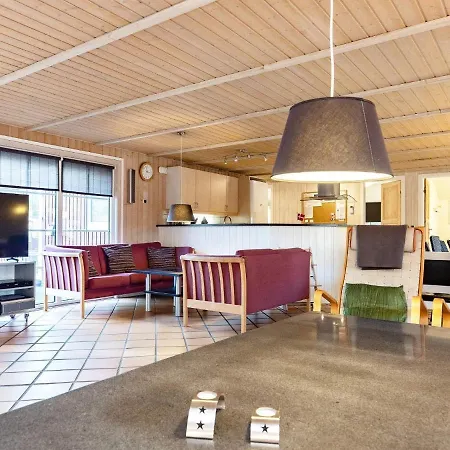 14 Person Holiday In